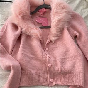 Pink sweater with fur collar